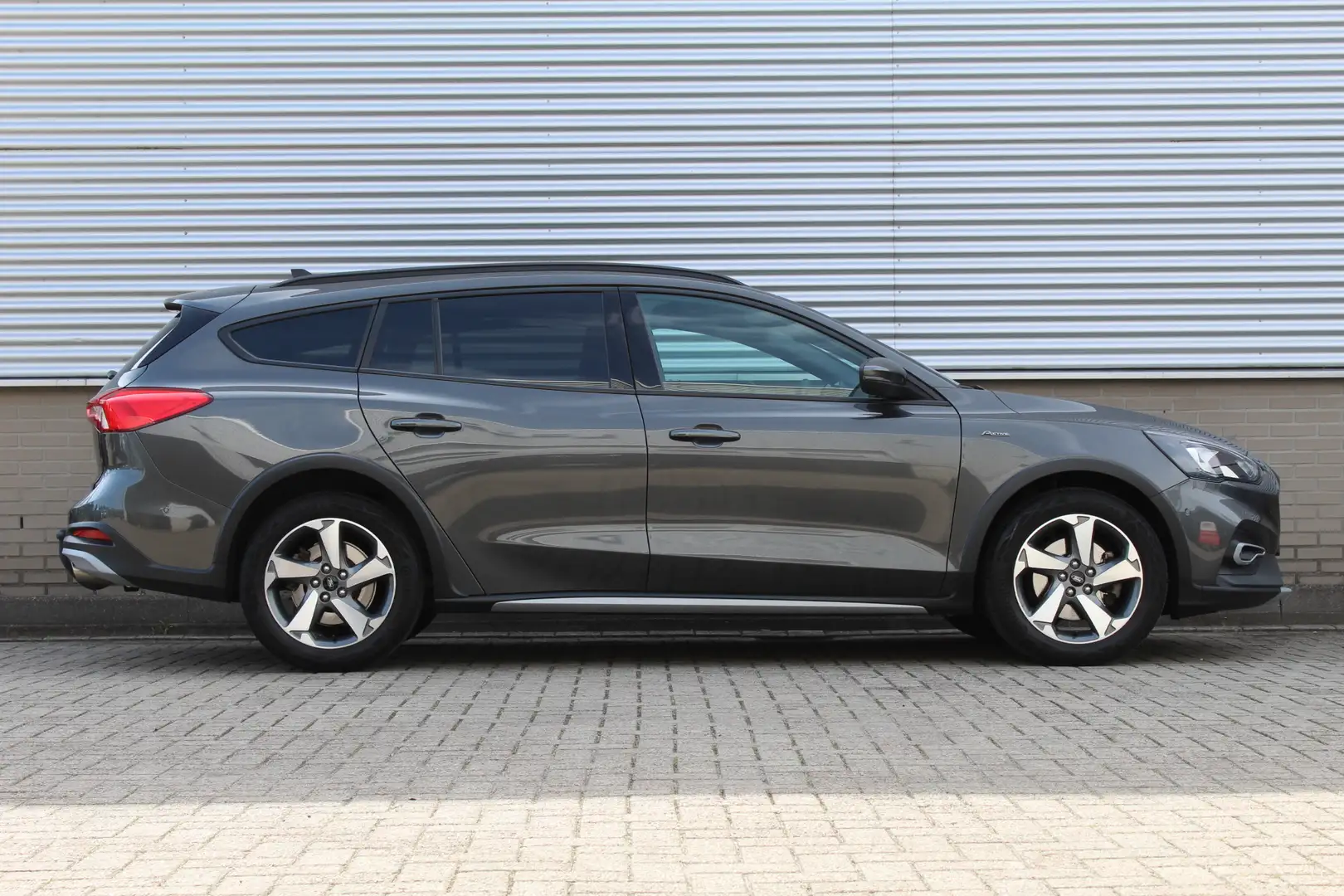 Ford Focus Wagon 1.5 EcoBoost 150PK Active Business | Origin Grijs - 2