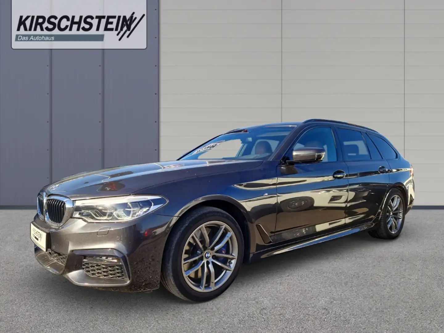BMW 540 i Touring xDrive M Sport Pano Head-Up HK-Sound Gris - 2