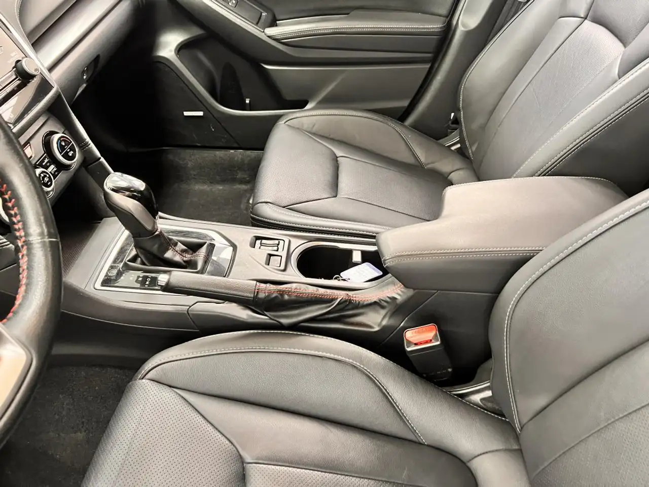 Subaru Impreza снимка Subaru Impreza