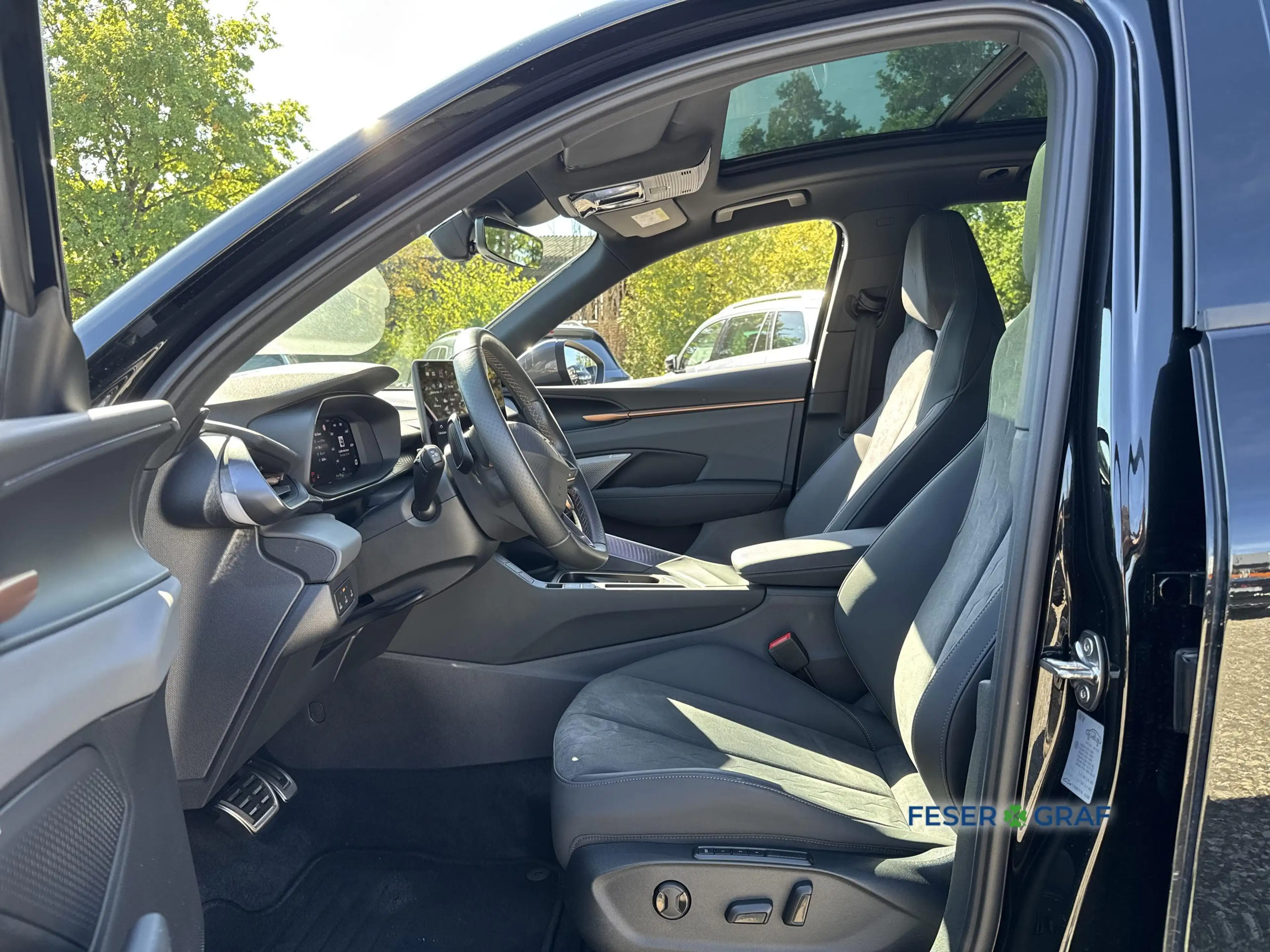 CUPRA Terramar VZ TSI Pano AHK HUD Sennheiser RFK Navi — photo 4