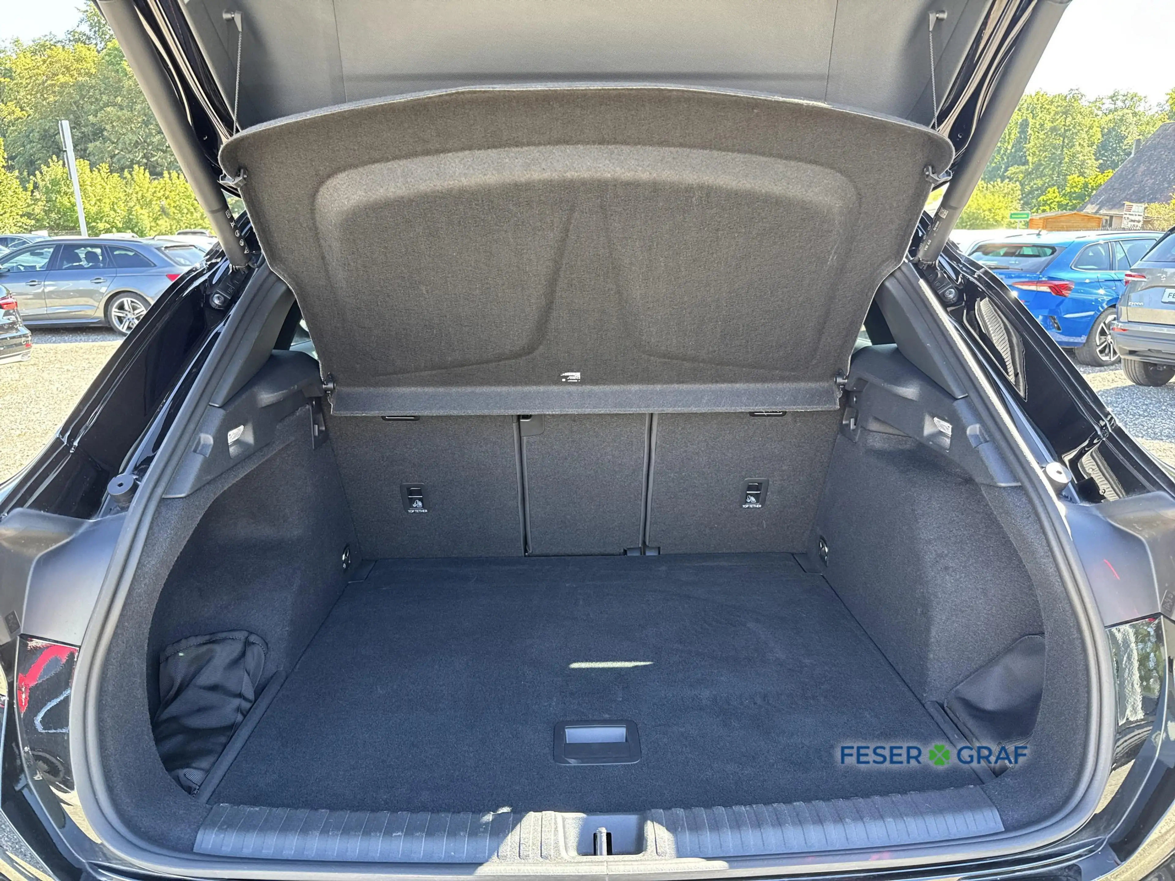 CUPRA Terramar VZ TSI Pano AHK HUD Sennheiser RFK Navi — photo 8