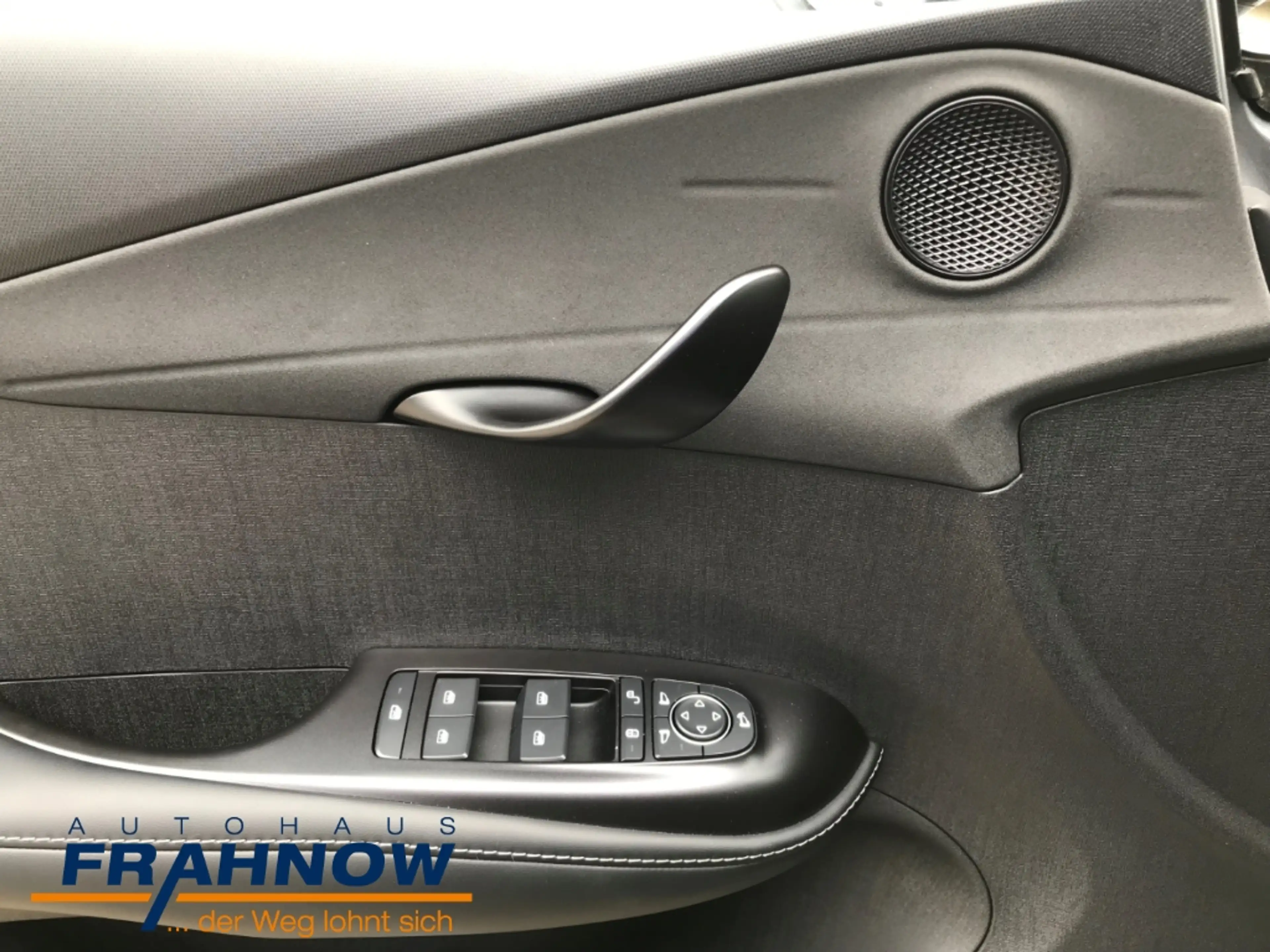 BYD Dolphin 150 kW Design LED NAVI ACC PANO KAMERA — photo 8