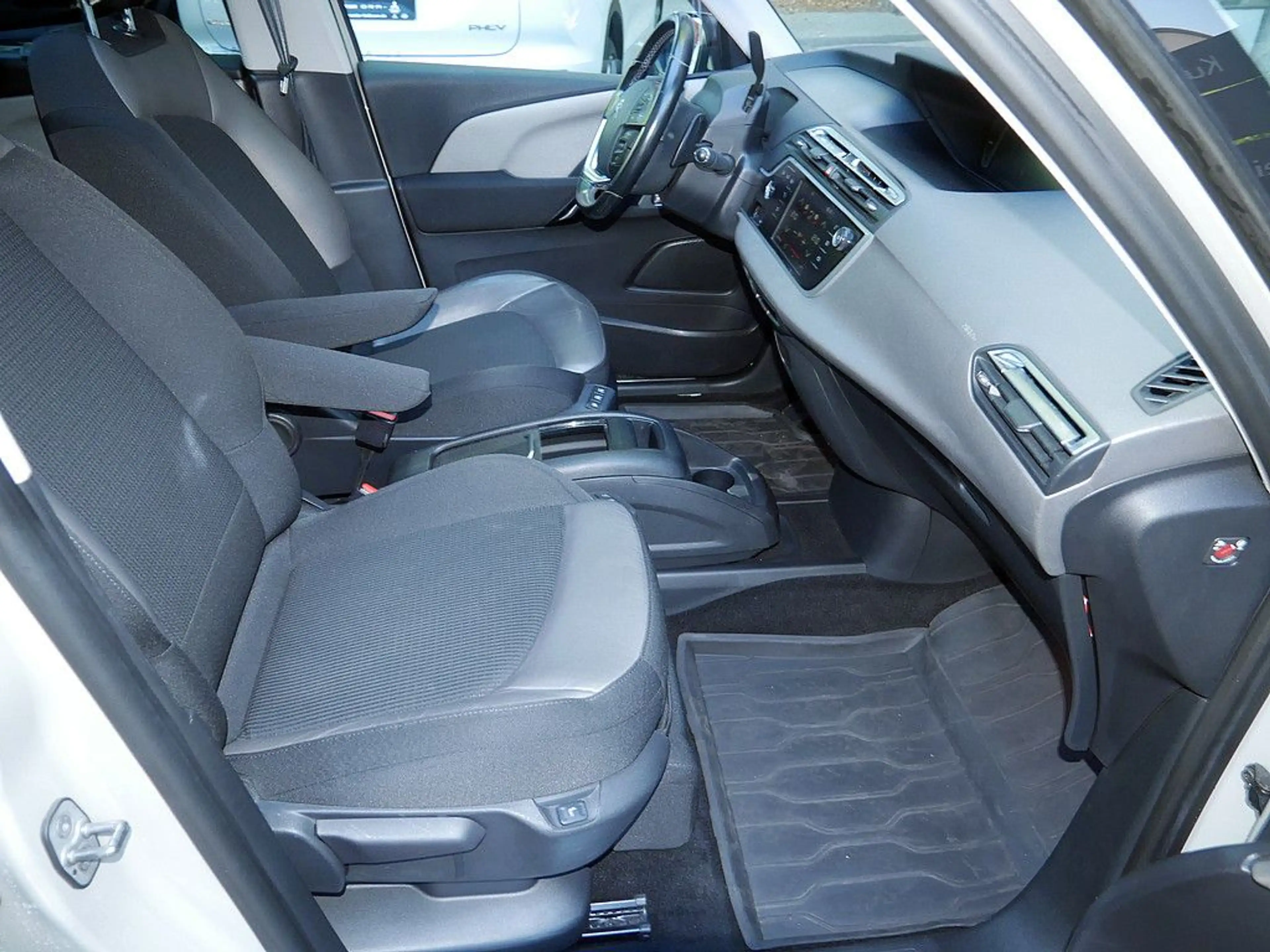Citroen Grand C4 Picasso Shine Blue HDI 150 EAT6 360° — photo 8