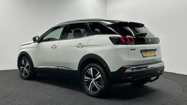 Peugeot 3008 view 4