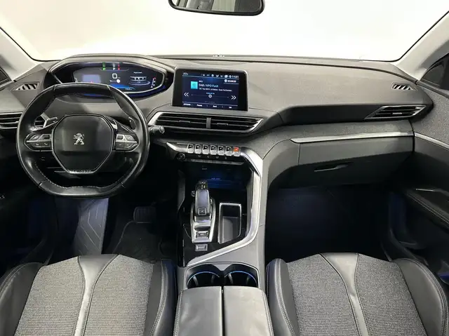 Peugeot 3008 view 2