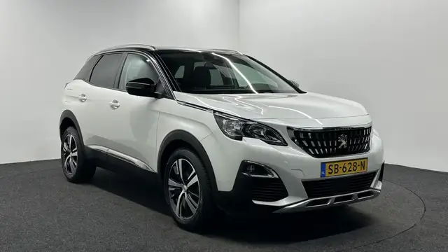 Peugeot 3008 view 3