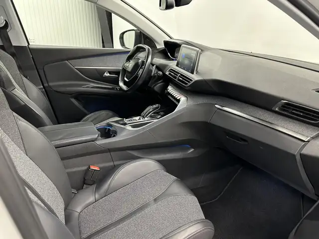 Peugeot 3008 view 13