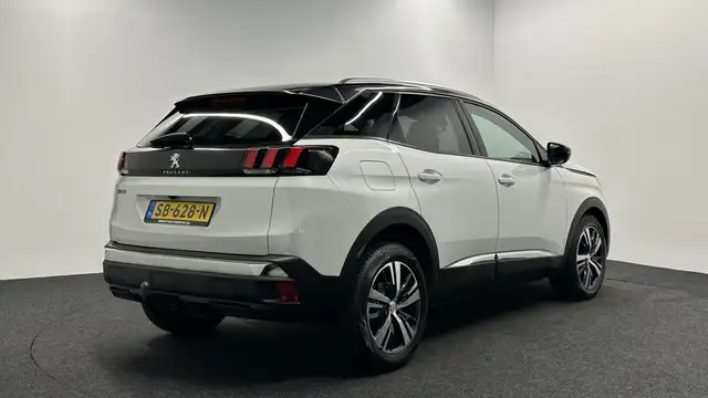 Peugeot 3008 view 5