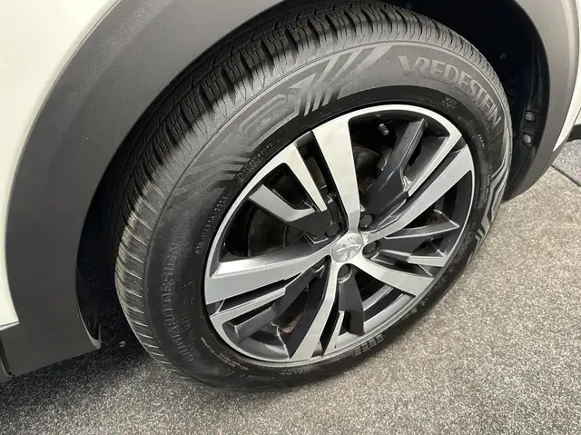 Peugeot 3008 view 10