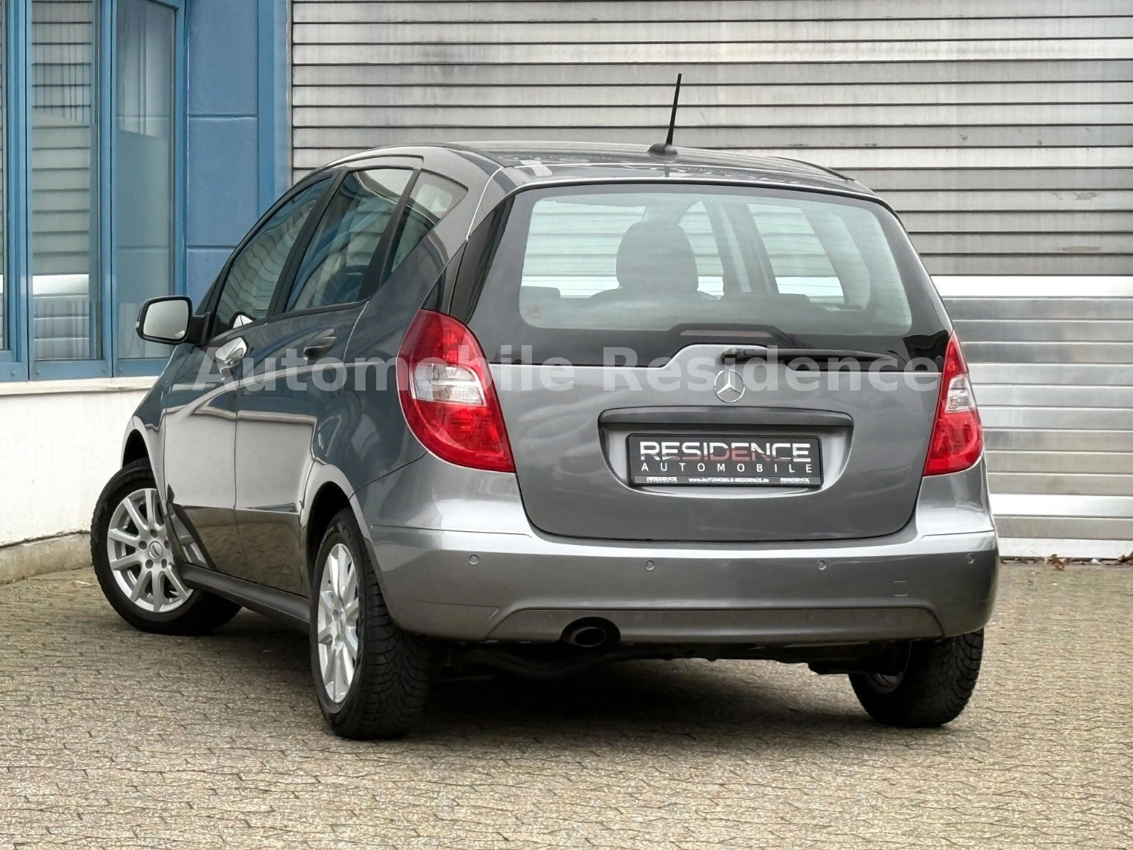 Mercedes-Benz A 150 AUT.*KLIMA*PDC*SHZ*E-PAKET*AHK*ALU* — photo 3