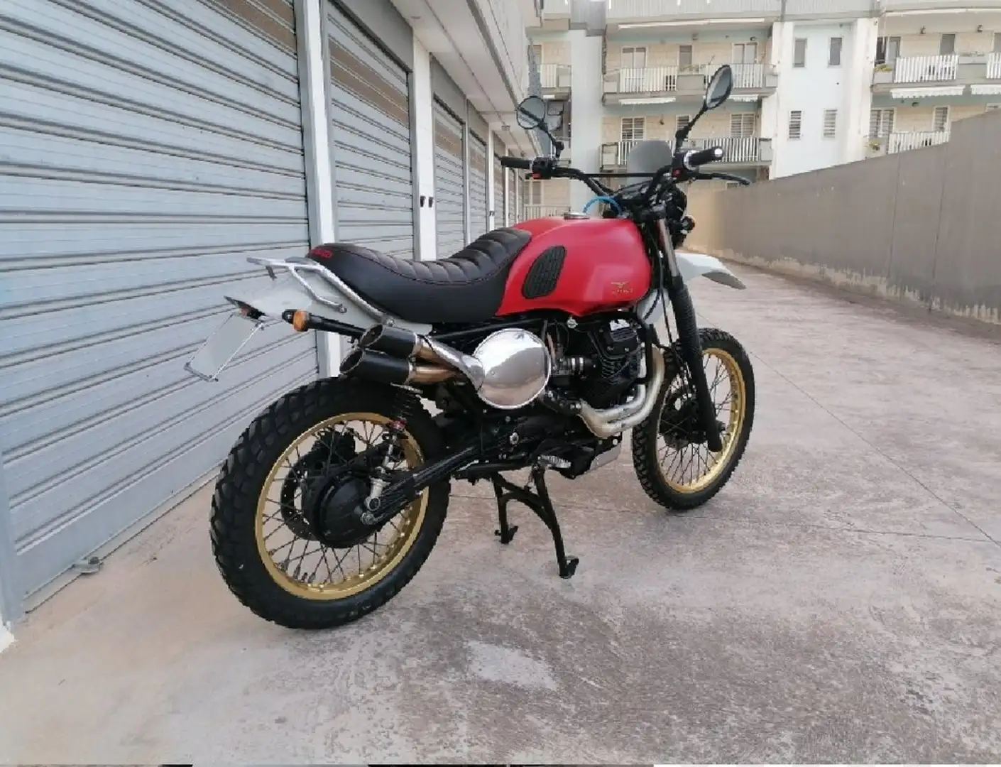 Moto Guzzi NTX 750 Rosso - 2