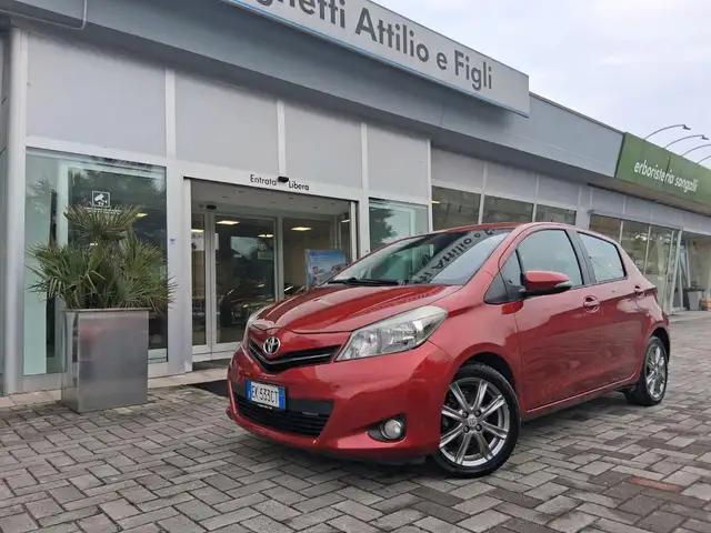Toyota Yaris 1.3 5 porte Lounge MOTORE RIFATTO