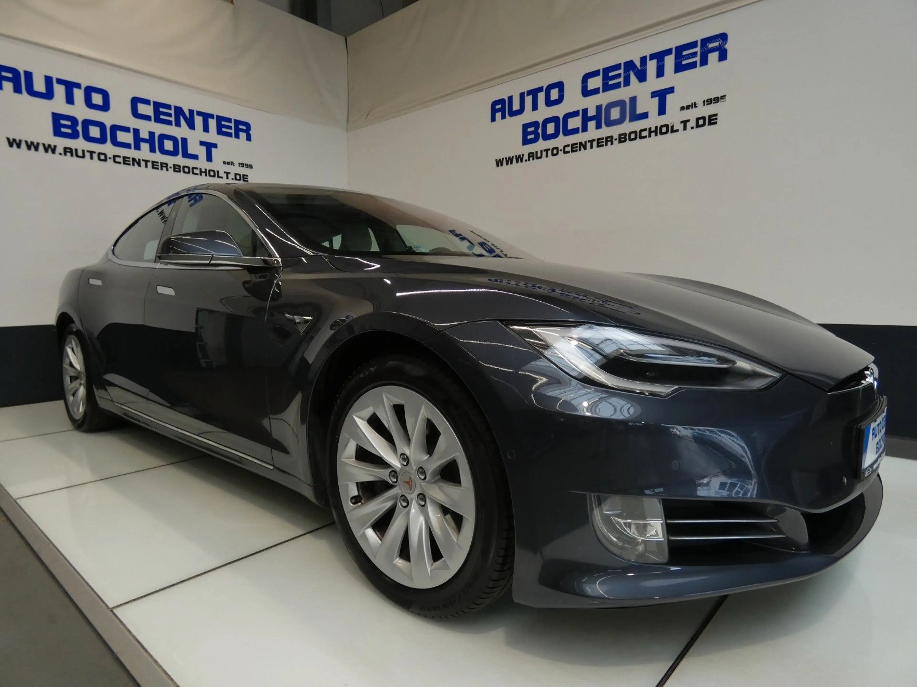 Tesla Model S 75 — photo 3