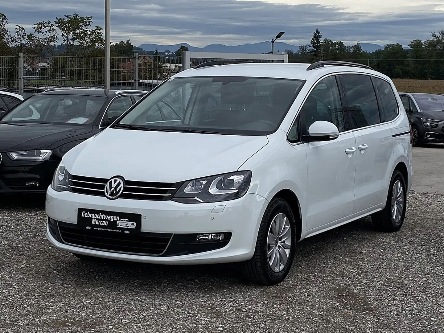 Volkswagen Sharan Business SCR 2,0 TDI DSG Weiß - 1