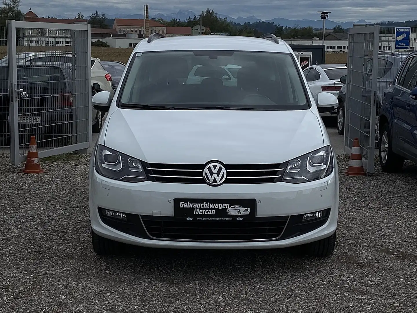 Volkswagen Sharan Business SCR 2,0 TDI DSG Weiß - 2