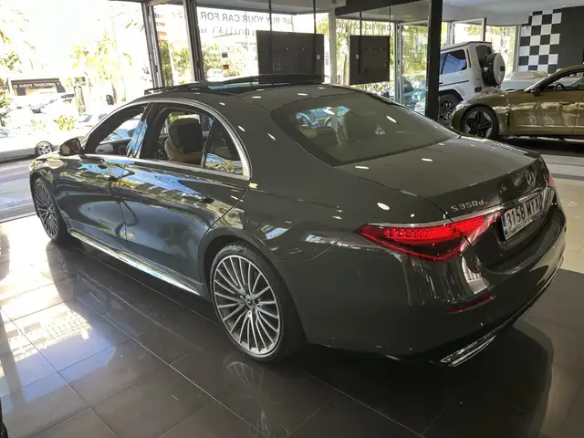 Mercedes-Benz S Class view 15