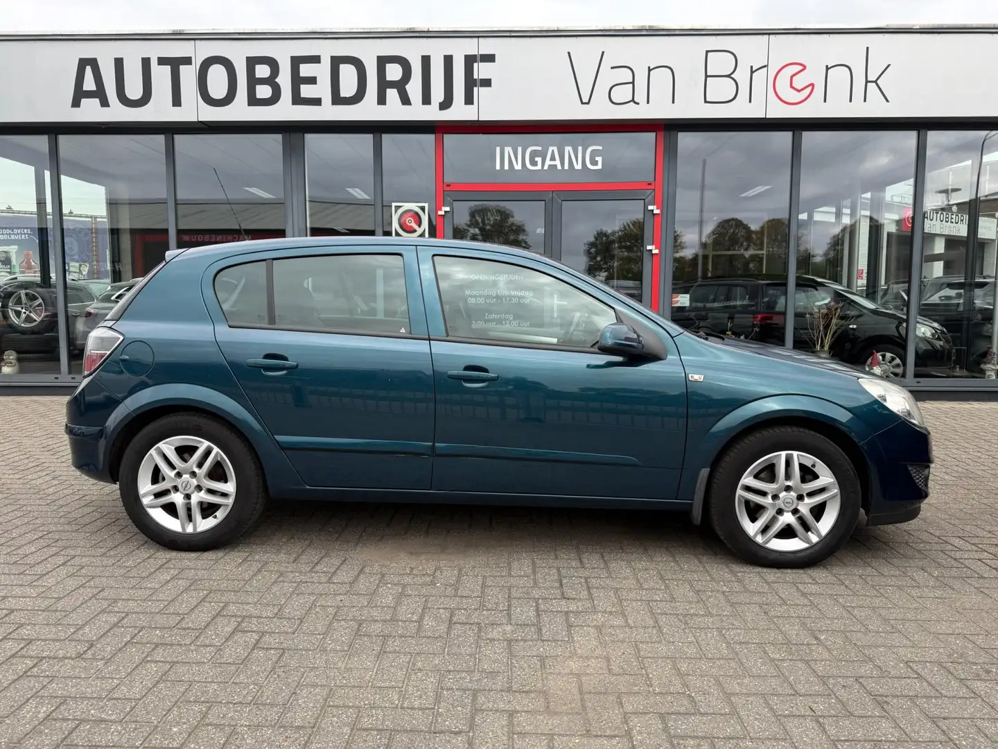 Opel Astra 1.6 Temptation | Airco | PDC | Trekhaak | Cruise Vert - 2