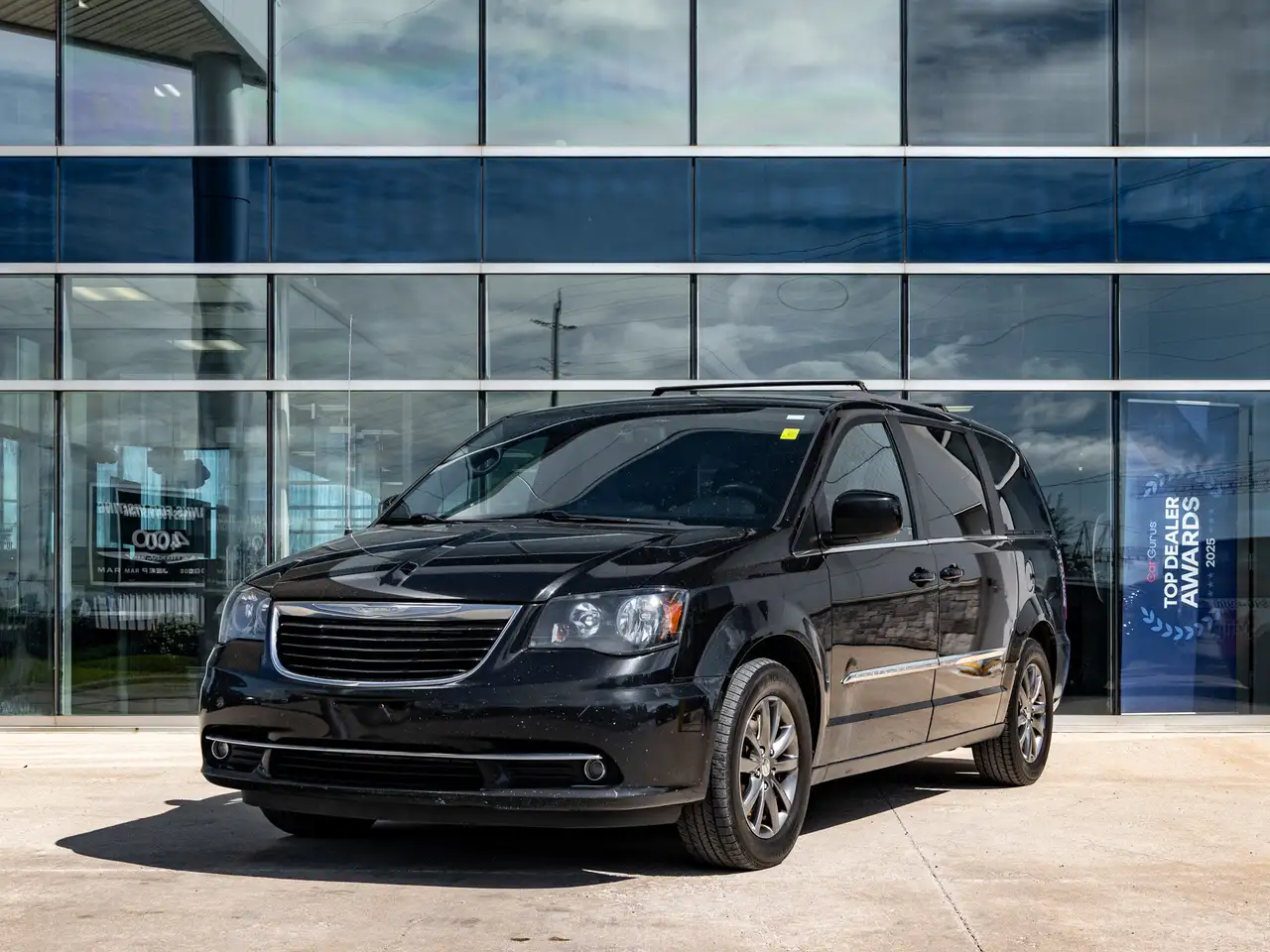 Chrysler Town & Country снимка Chrysler Town & Country
