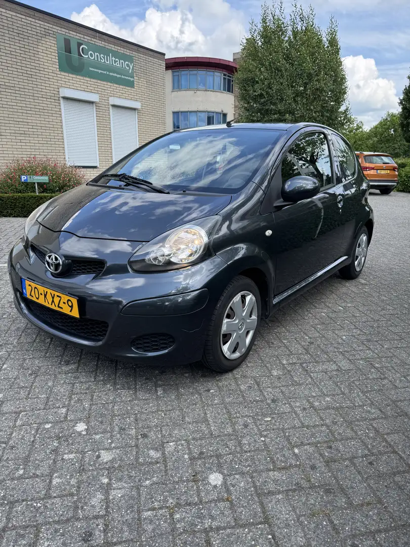 Toyota Aygo 1.0-12V Comfort Grijs - 2