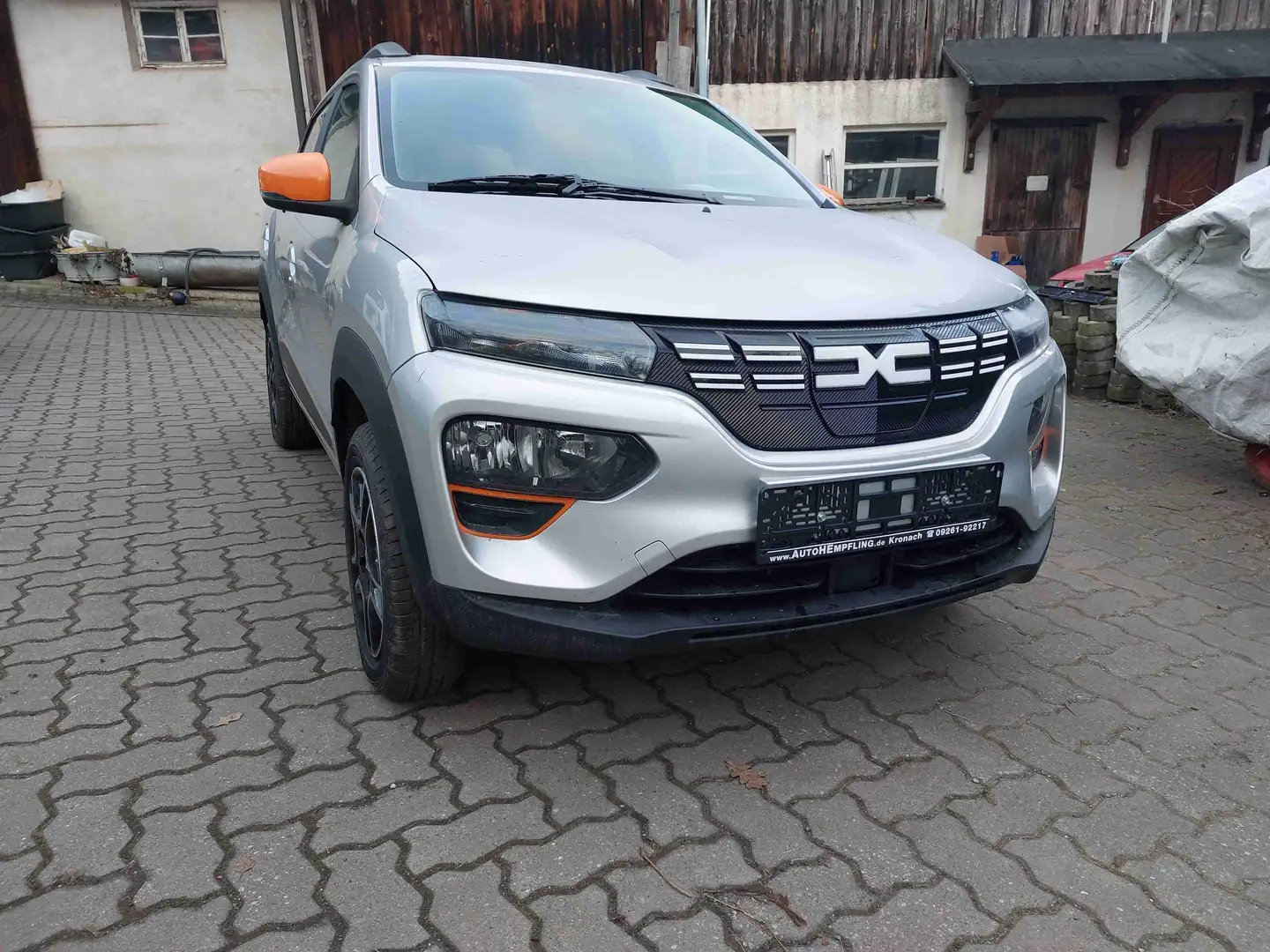 Dacia Spring 45 EXPRESSION+ CCS 30kW Navi PDC R-Kamera Silber - 1
