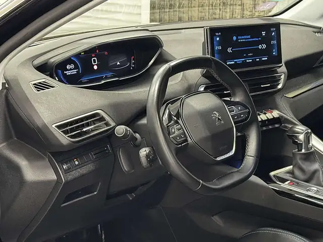 Peugeot 3008 view 9