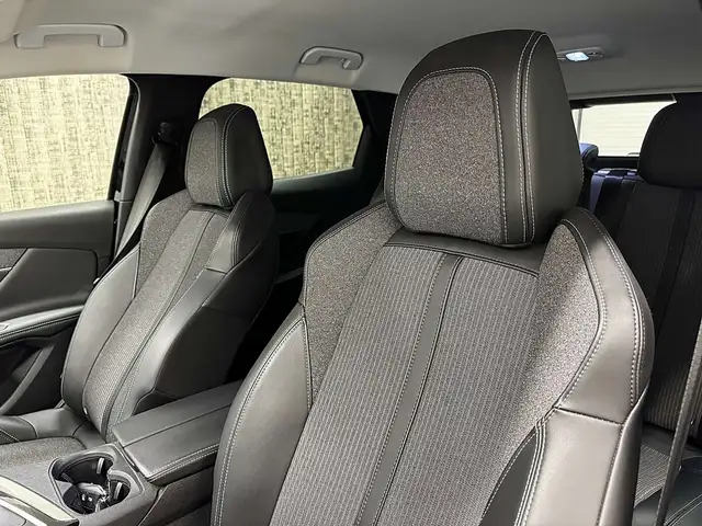 Peugeot 3008 view 8