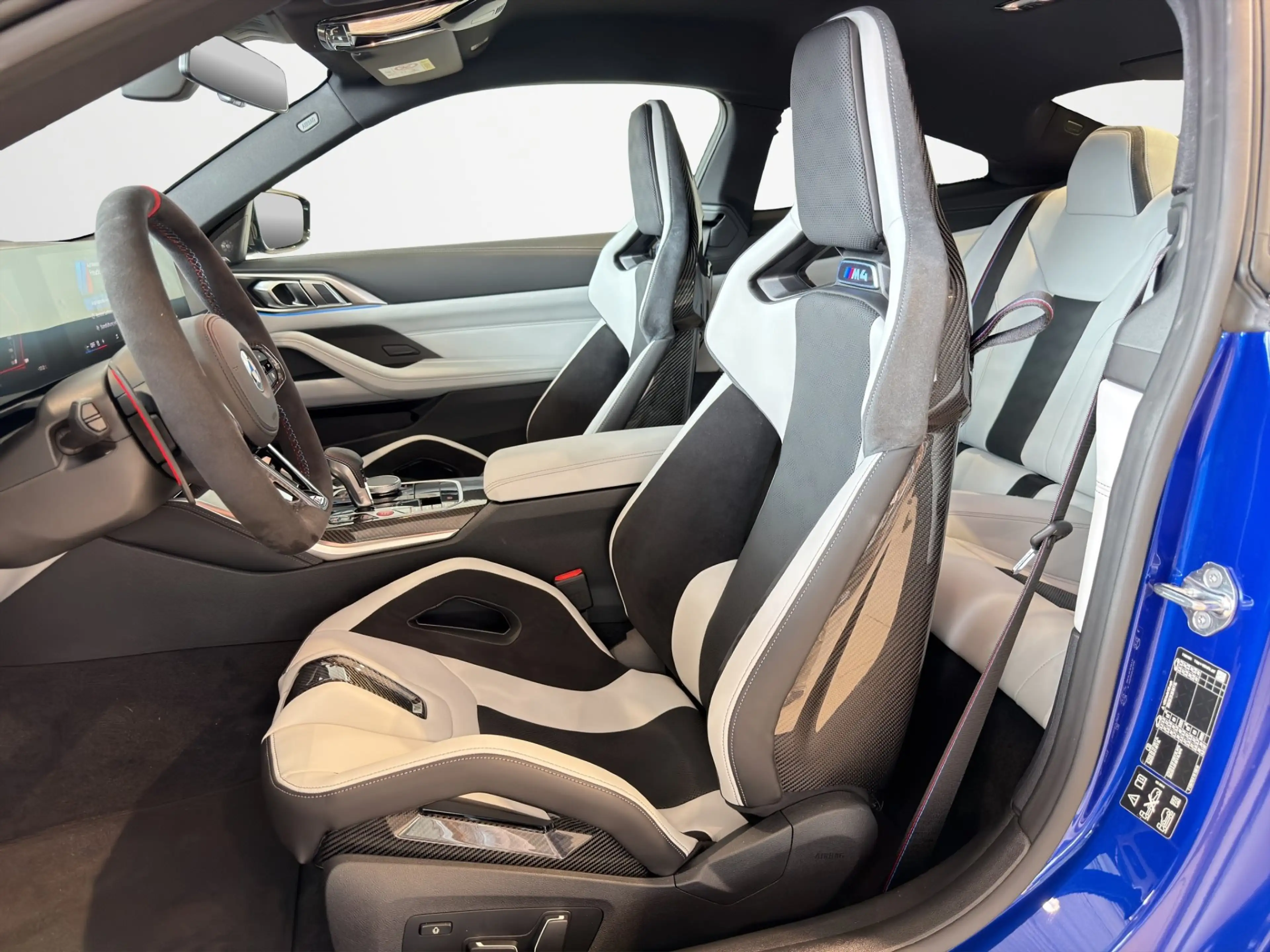 BMW M4 Competition M Coupe xDrive — photo 10