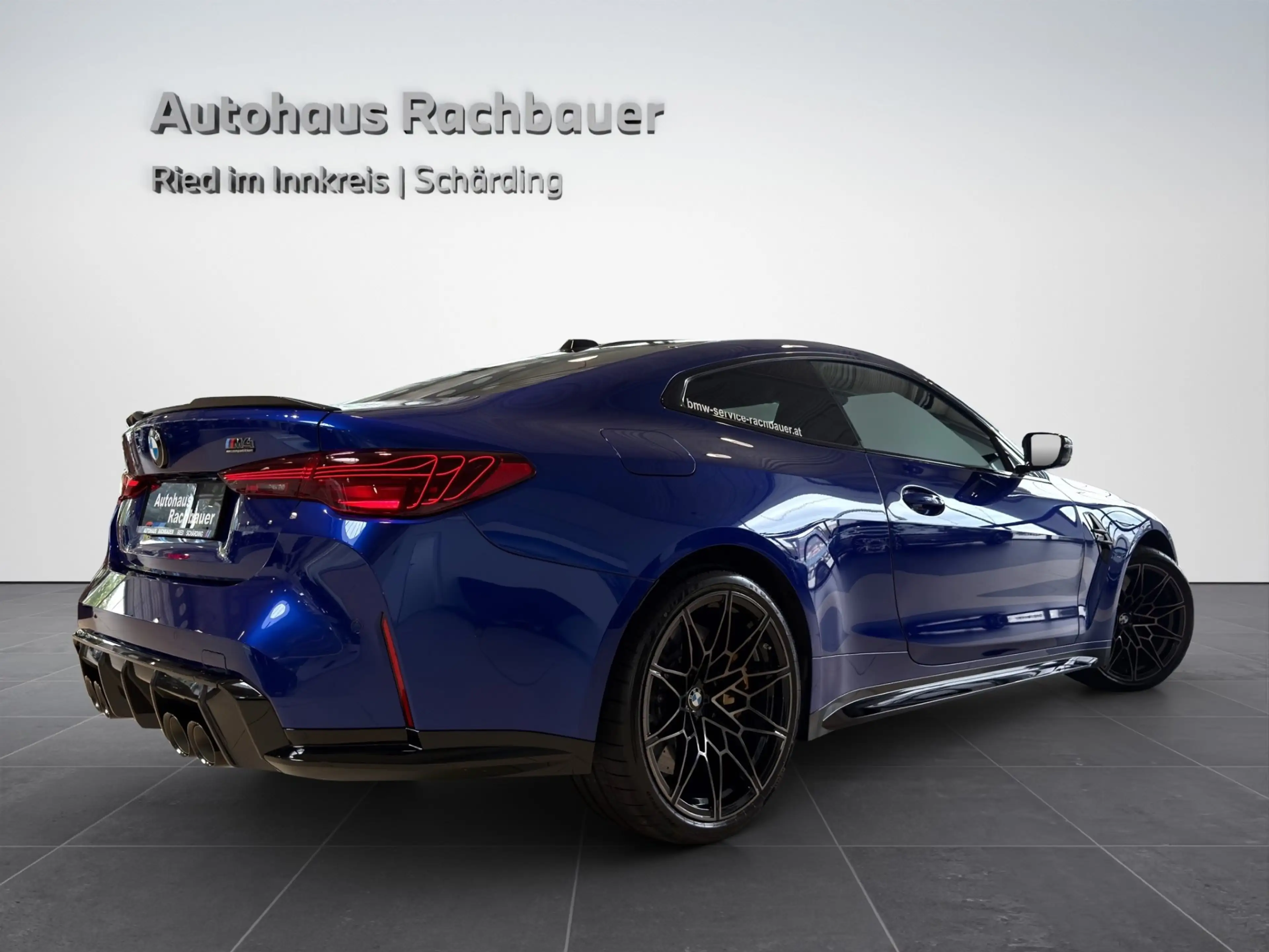 BMW M4 Competition M Coupe xDrive — photo 2