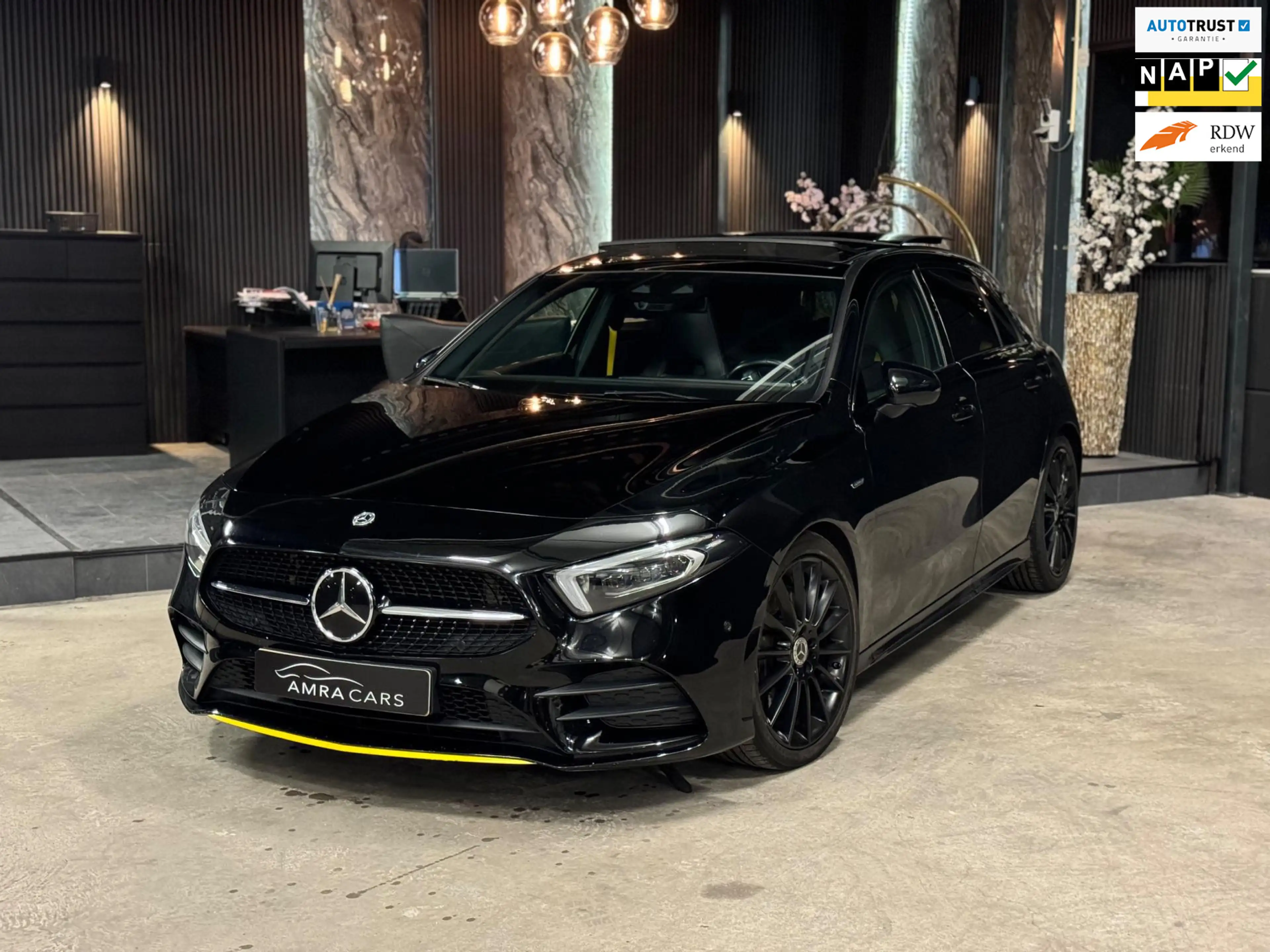 Mercedes-Benz A 220 edition one|AMG|PANO|BOMVOL!