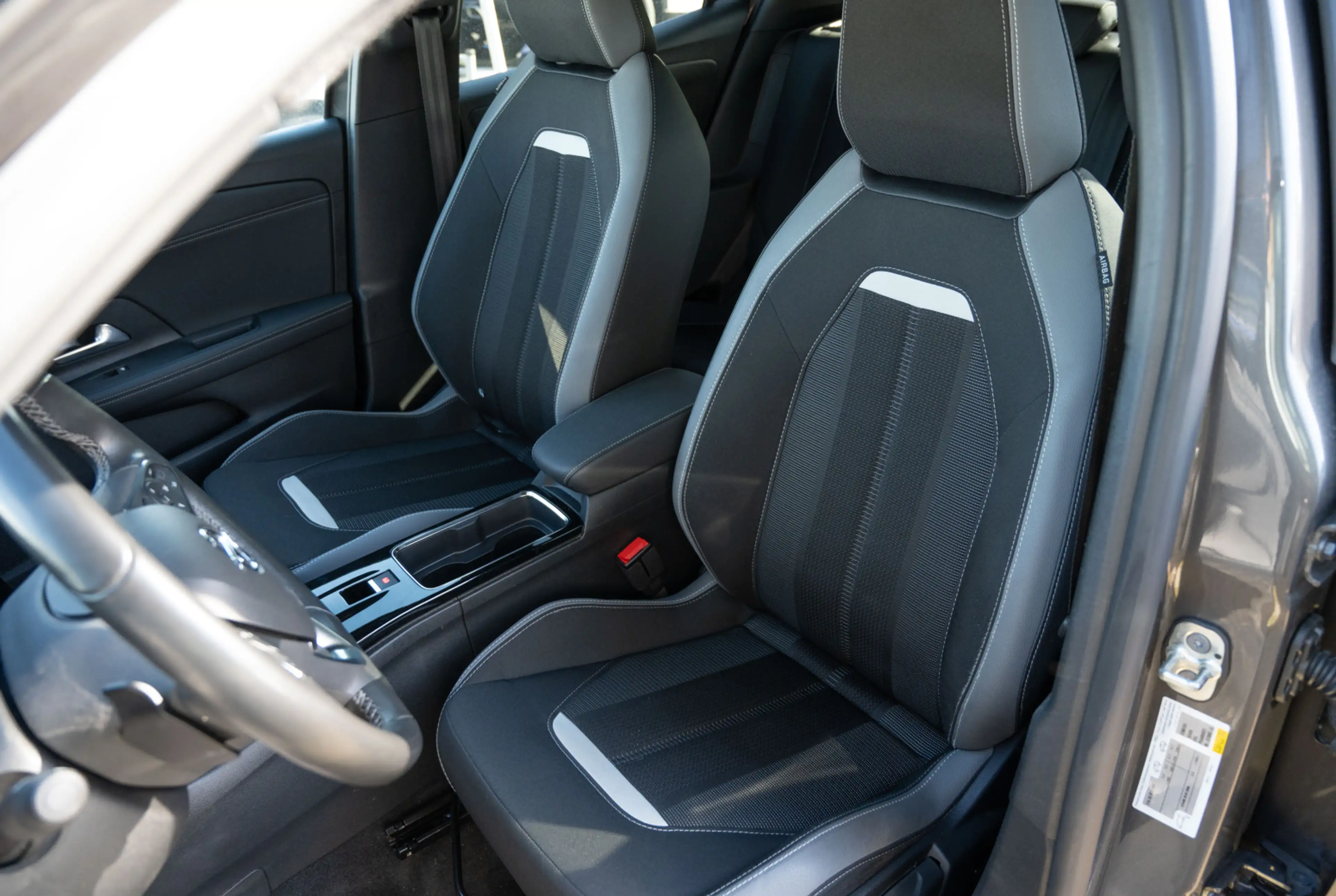 Opel Mokka Black 1.2 Turbo 130 EAT8 *WINTER-PAKET*LED*KEYLESS* — photo 6
