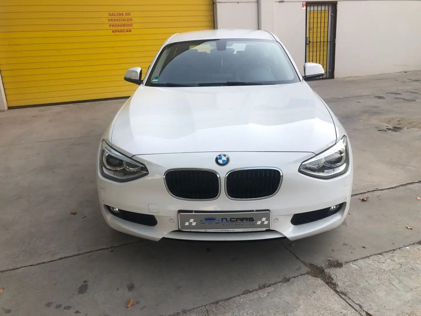 BMW 116 114i Essential Plus Edition Blanc - 2