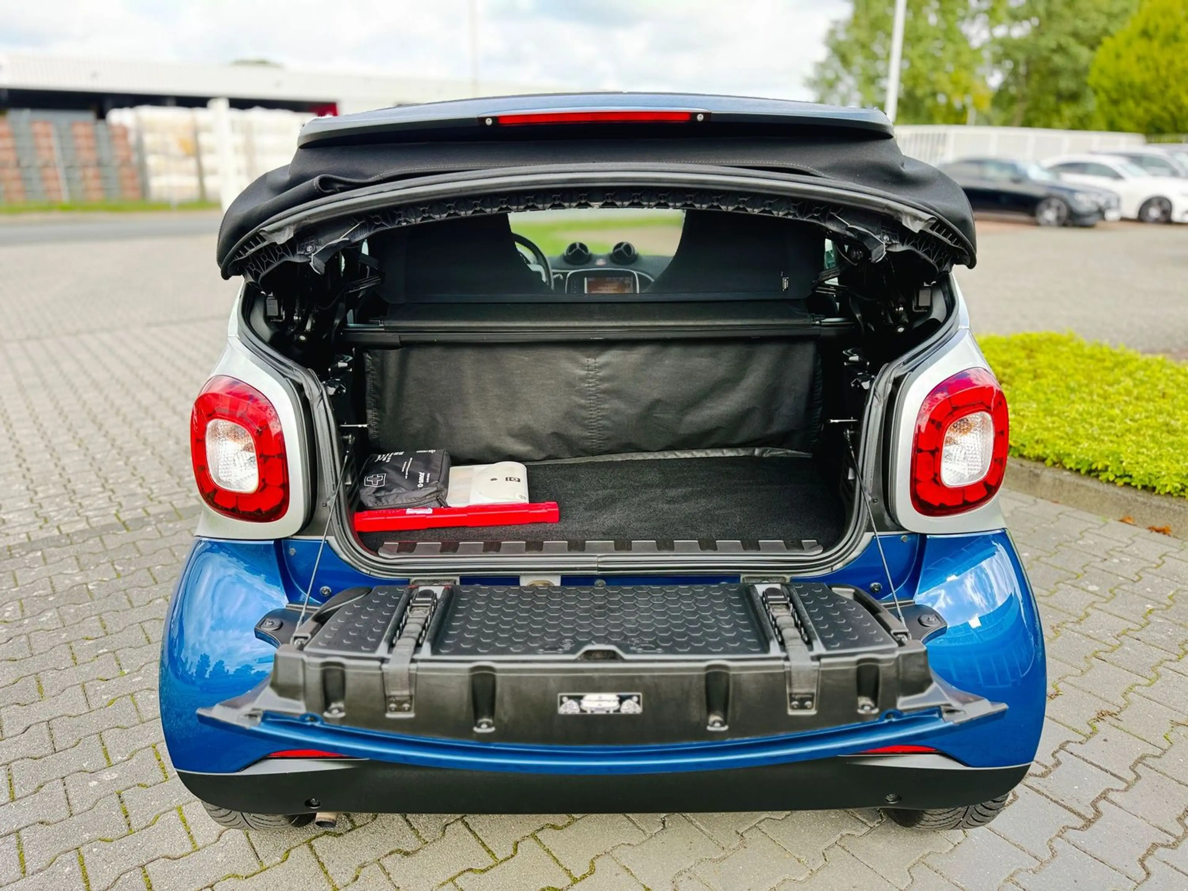 smart forTwo CABRIO, PASSION, Automatik, LED, Navi, Sitzheizung — photo 11