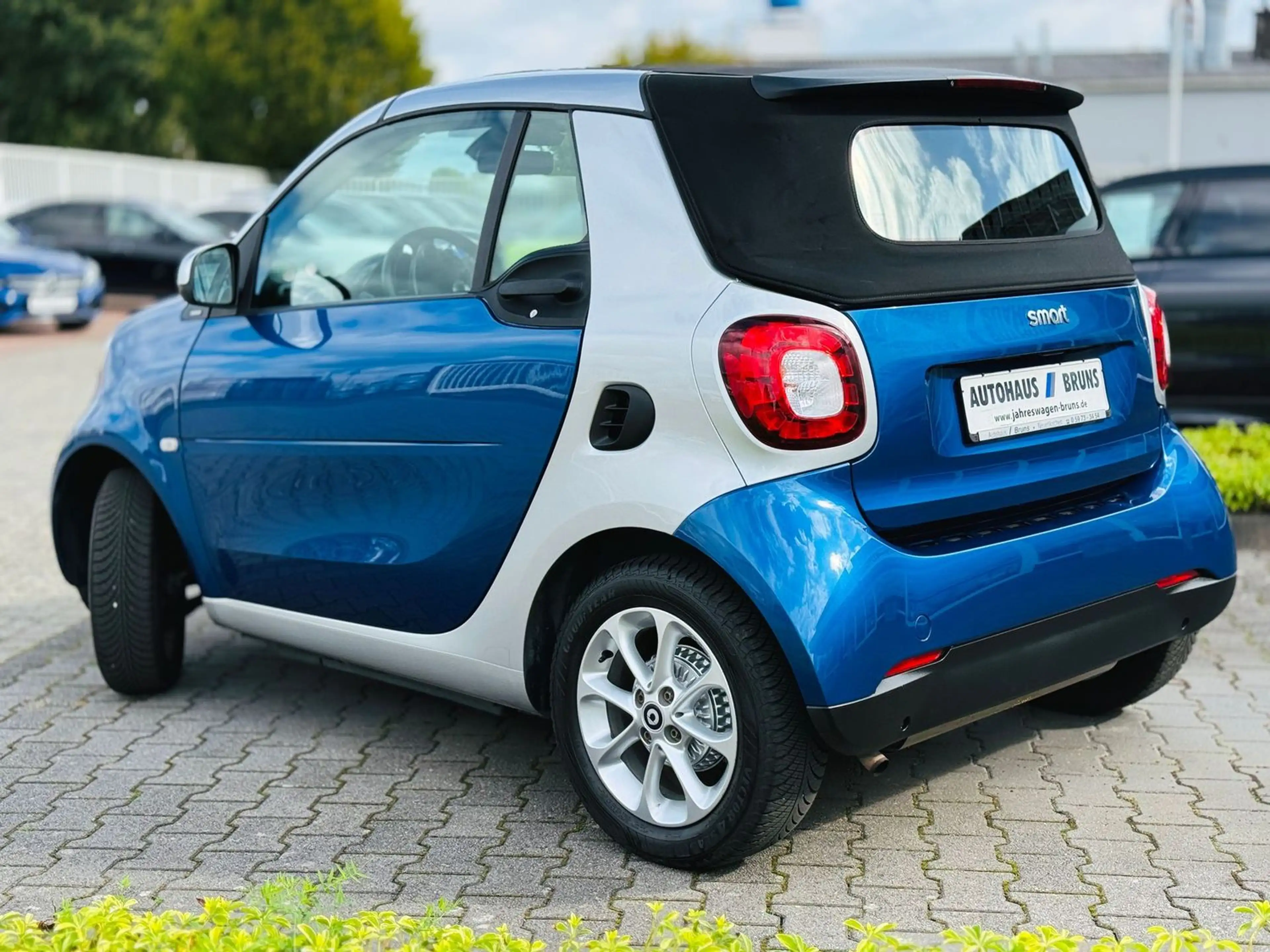 smart forTwo CABRIO, PASSION, Automatik, LED, Navi, Sitzheizung — photo 4