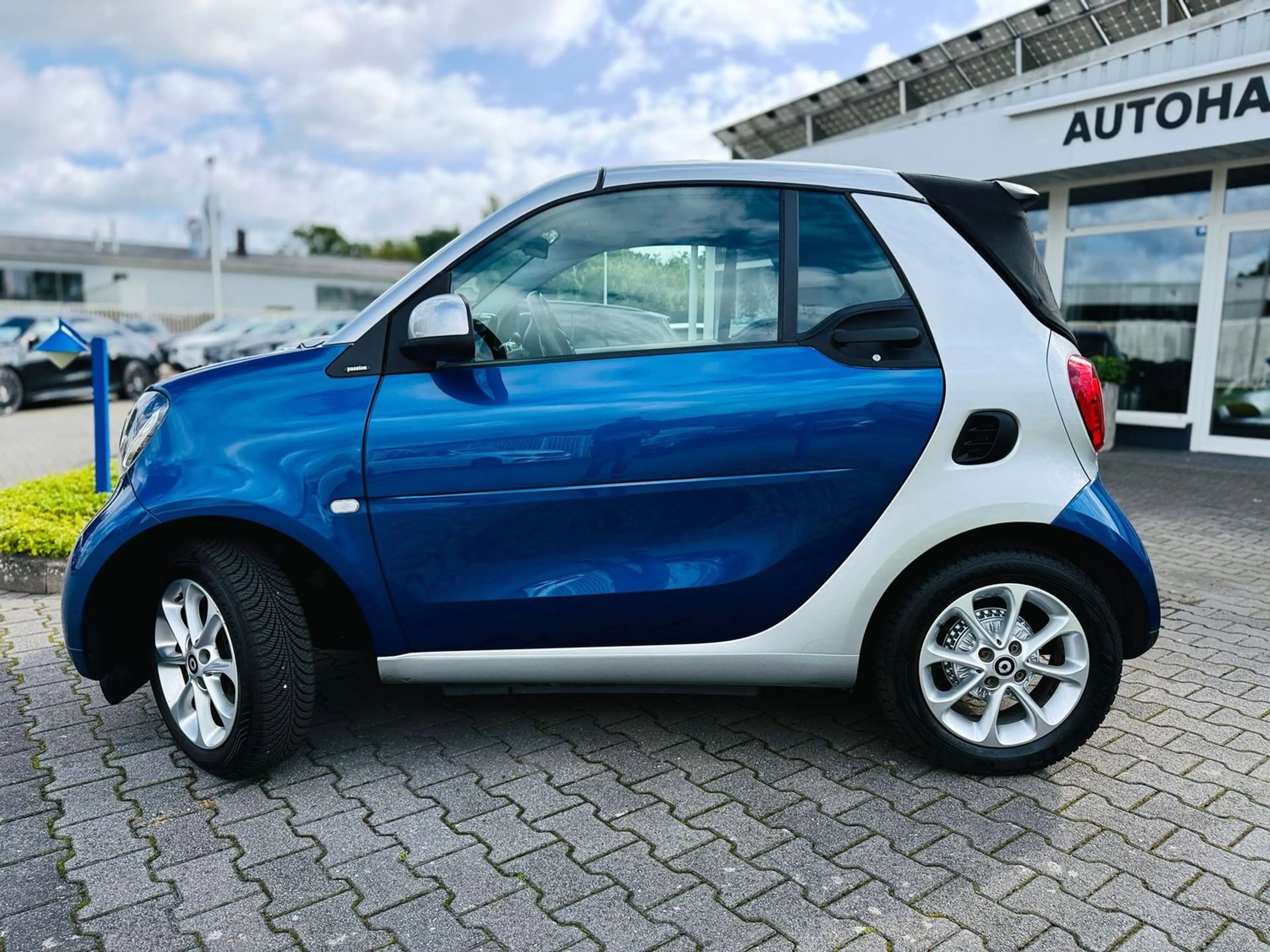 smart forTwo CABRIO, PASSION, Automatik, LED, Navi, Sitzheizung — photo 3