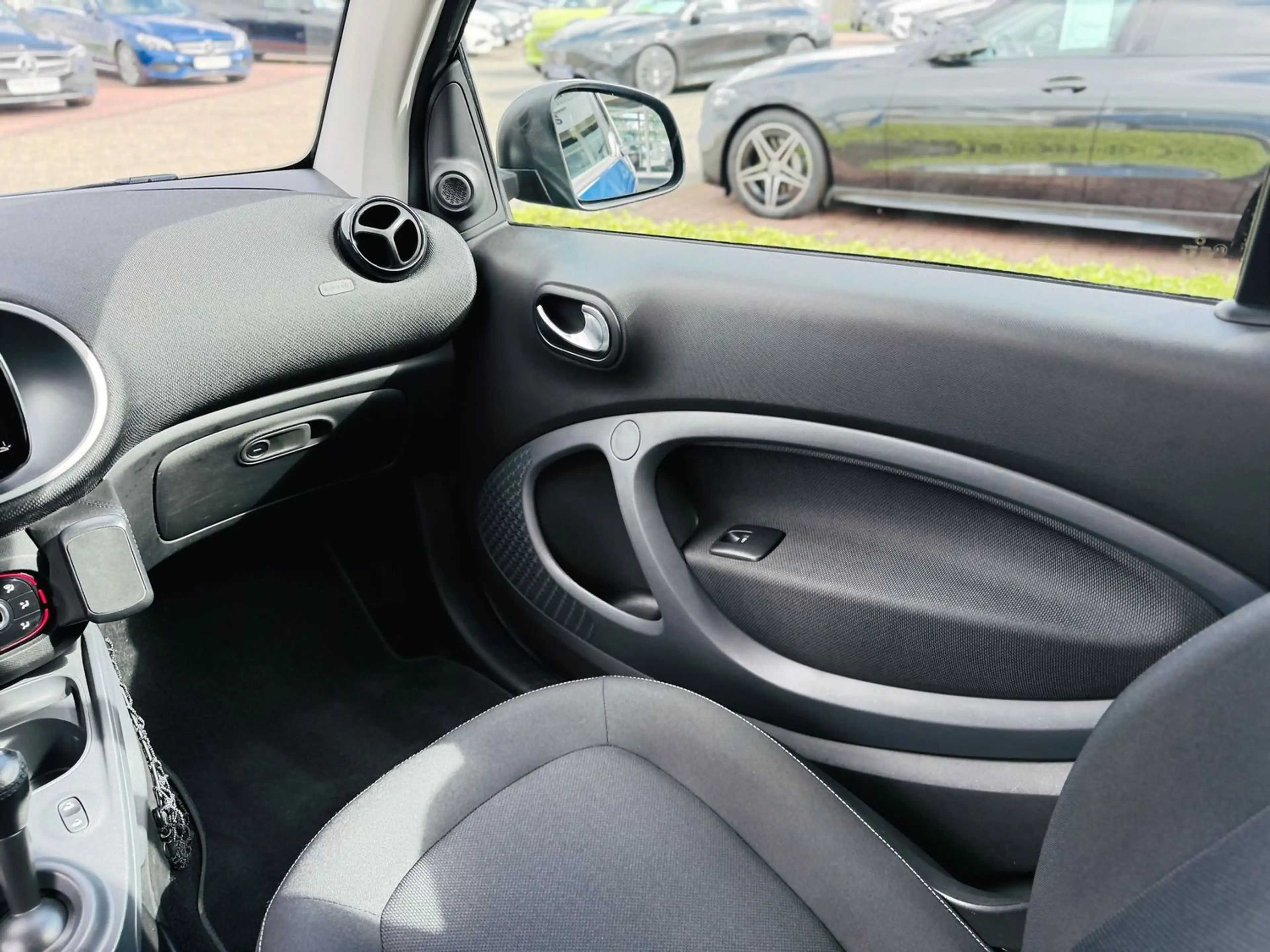 smart forTwo CABRIO, PASSION, Automatik, LED, Navi, Sitzheizung — photo 15