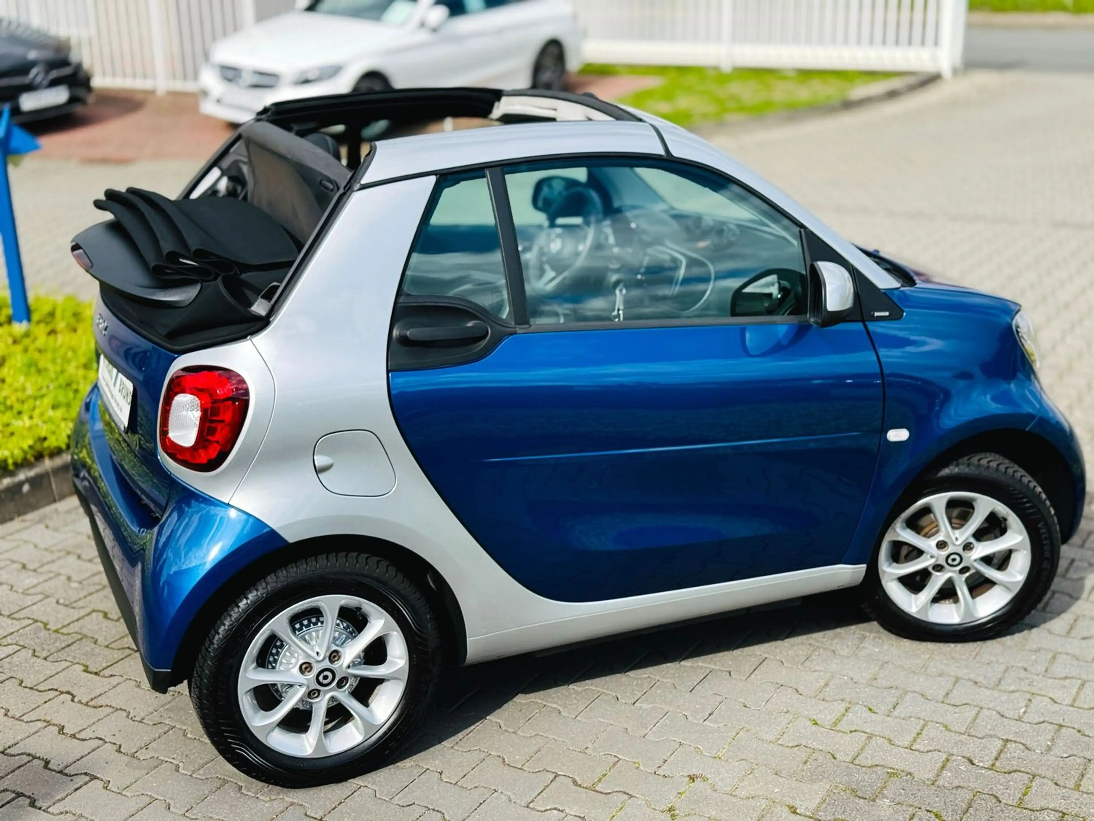 smart forTwo CABRIO, PASSION, Automatik, LED, Navi, Sitzheizung — photo 9