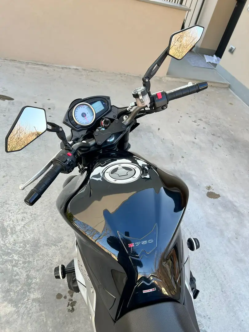 Kawasaki Z 750 Naked Schwarz - 2