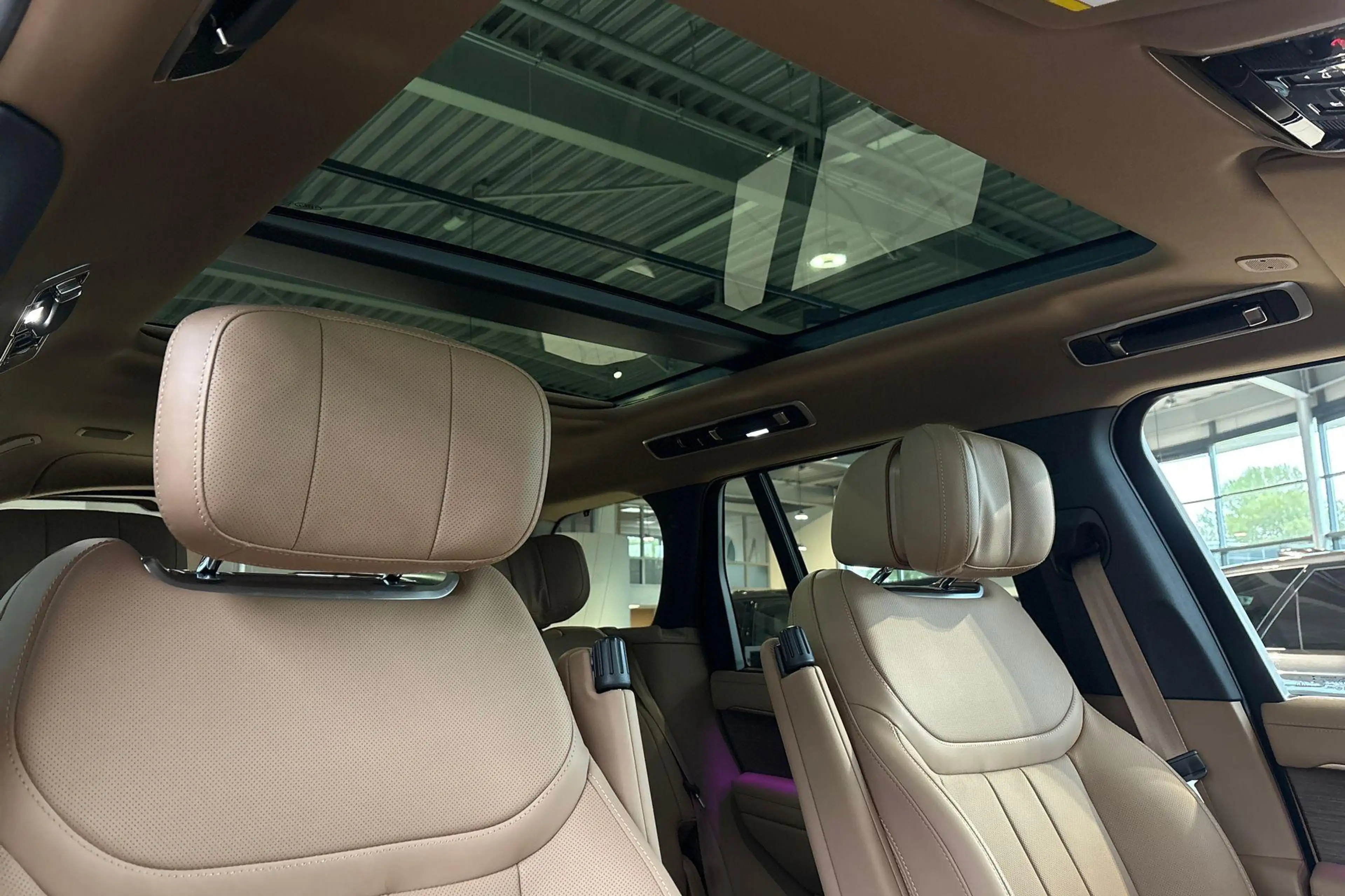 Land Rover Range Rover P460e HSE PHEV | Signature Sound | Comfort Pack | — photo 13