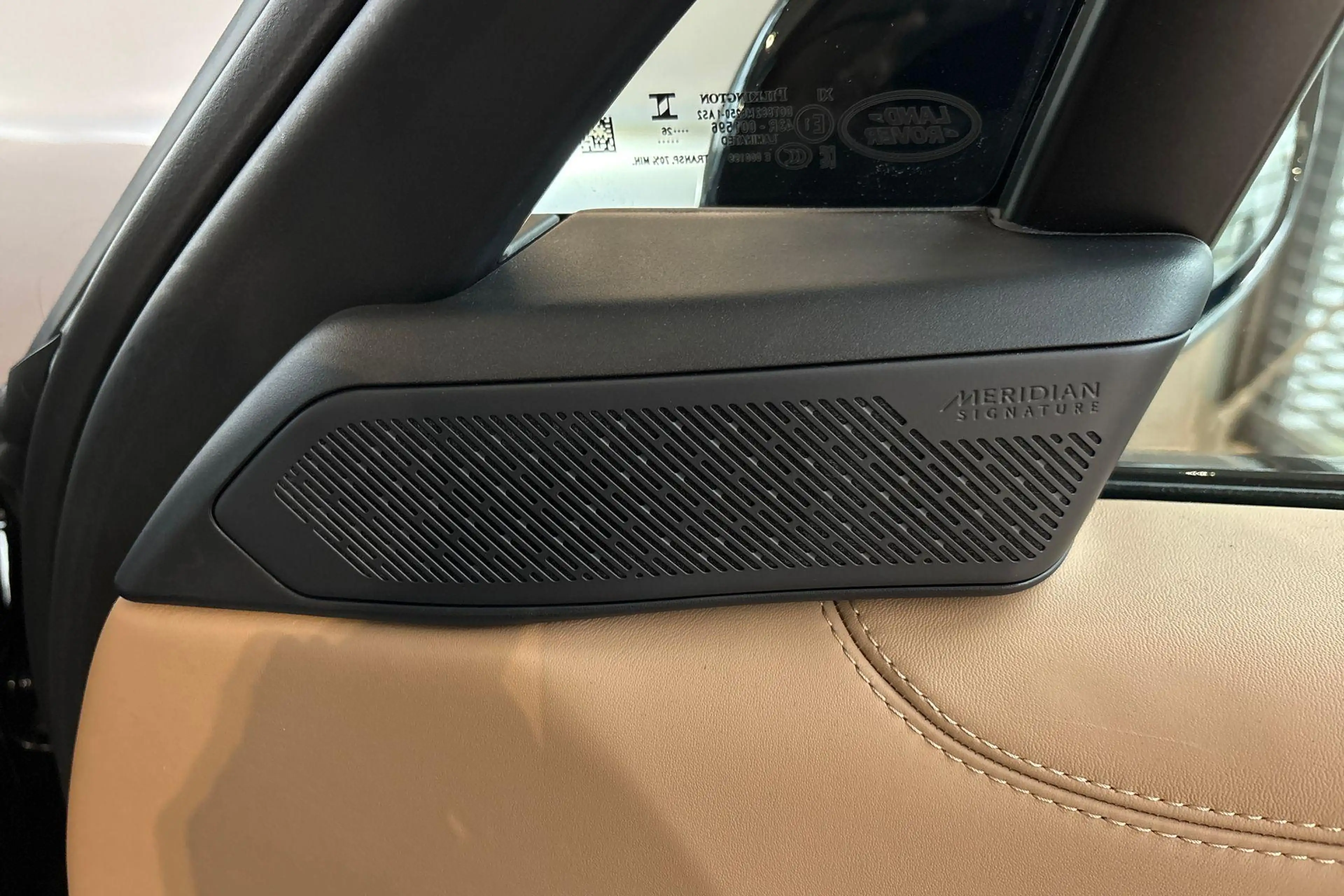 Land Rover Range Rover P460e HSE PHEV | Signature Sound | Comfort Pack | — photo 12