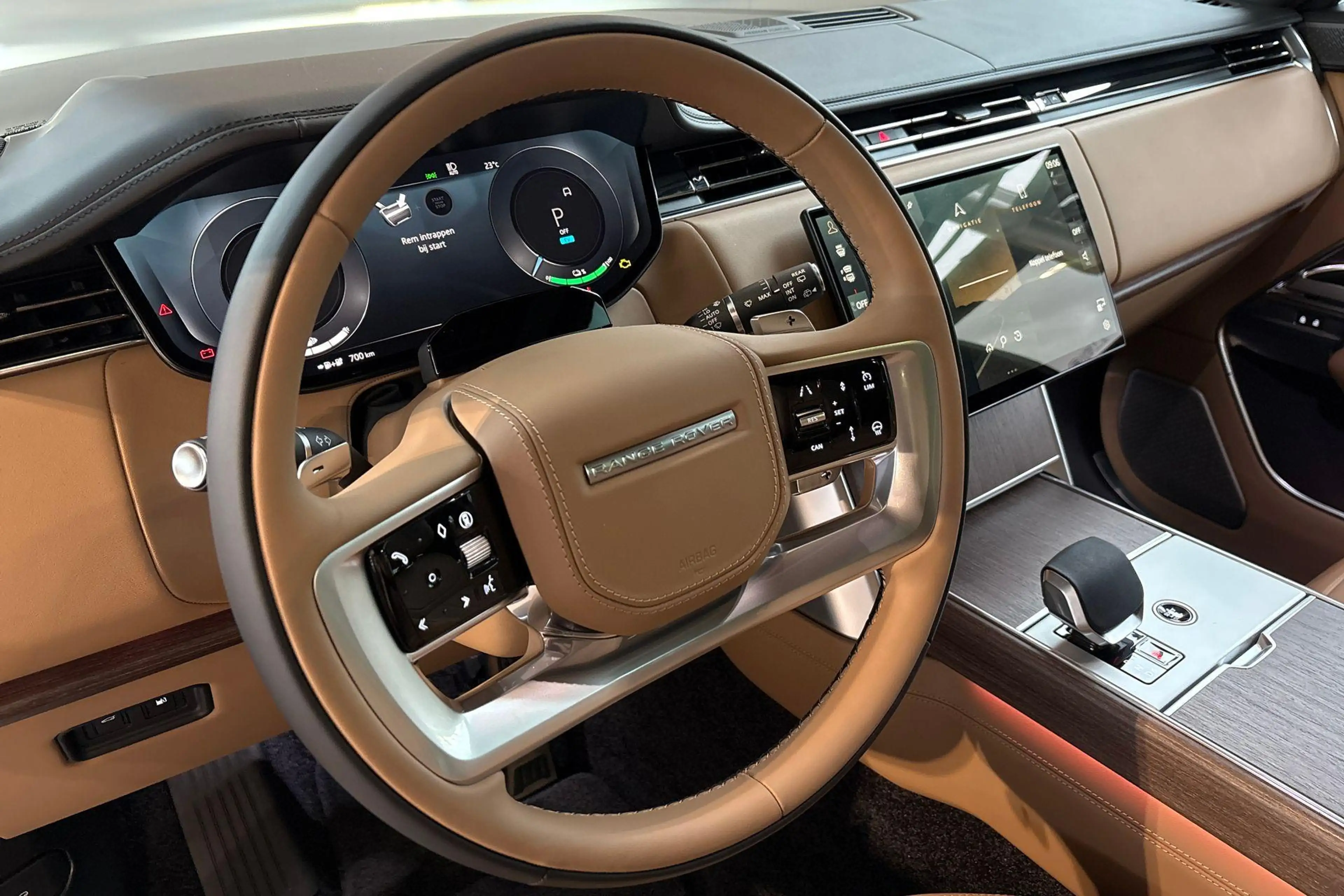 Land Rover Range Rover P460e HSE PHEV | Signature Sound | Comfort Pack | — photo 16