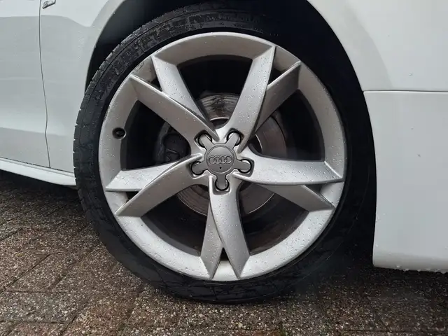 Audi A5 view 8
