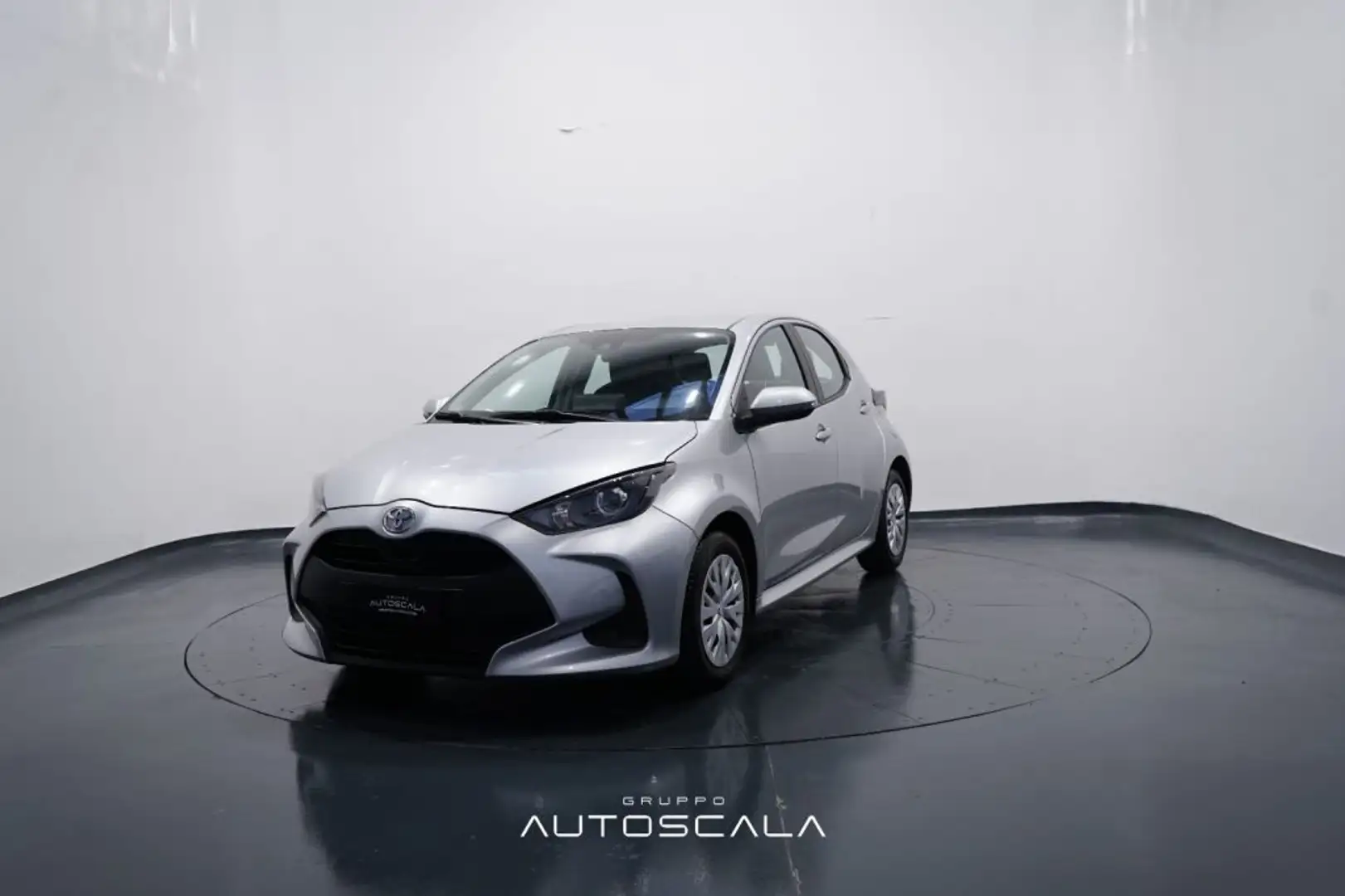 Toyota Yaris 1.5 125cv 5 porte Active Grau - 1