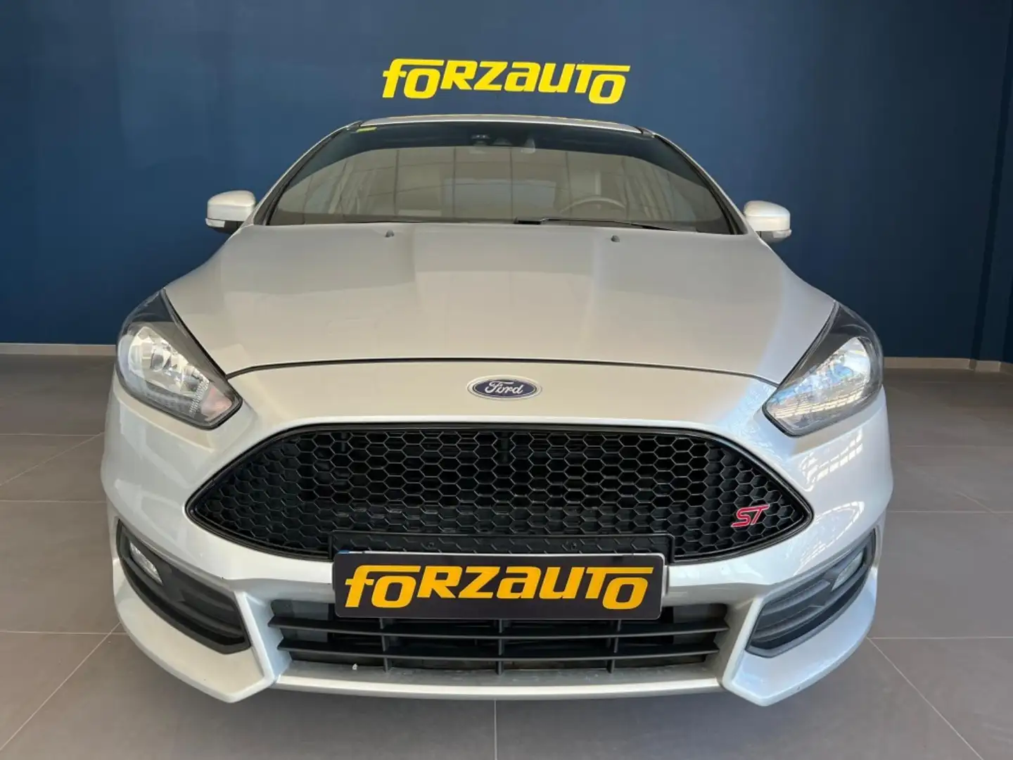 Ford Focus 2.0 Ecoboost Auto-S&S ST Gris - 2