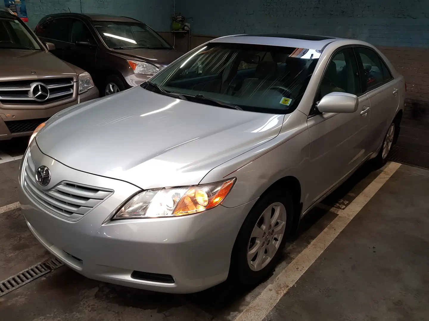 Toyota Camry 2.4 i . Nous vendons export pour L'Afrique Zilver - 2