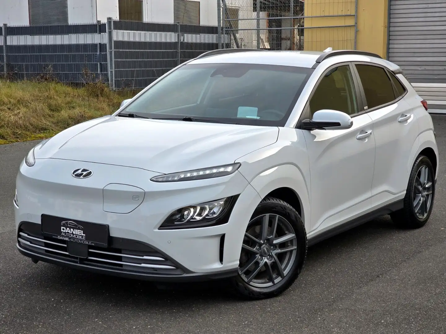 Hyundai Kona Prime 64kWh Elektro 2WD 204PS WP+LED+NAVI+ Blanc - 2