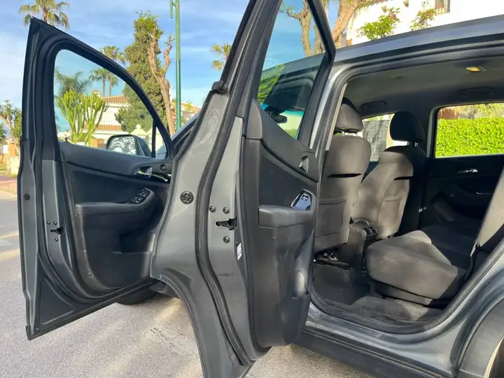 Chevrolet Orlando 1.8 LTZ 2011, foto 13