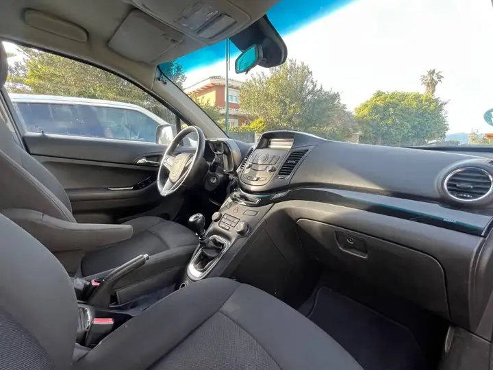 Chevrolet Orlando 1.8 LTZ 2011, foto 8