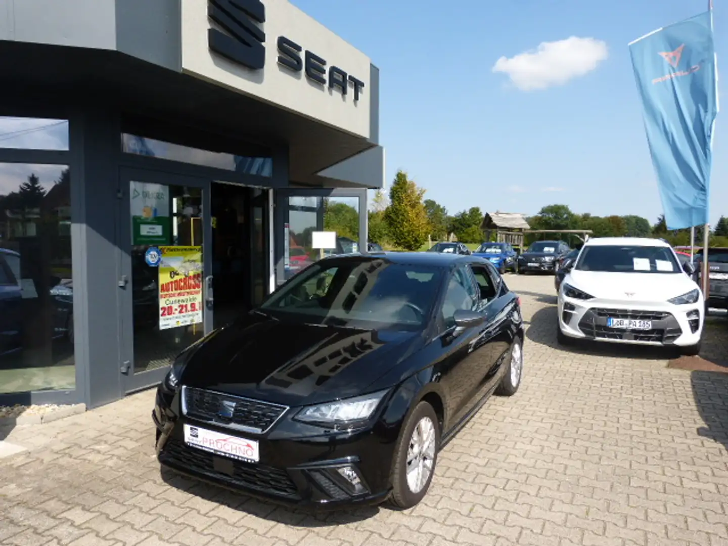 SEAT Ibiza Xcellence Ibiza 1.0 TSI Xcellence 110 PS Schwarz - 1
