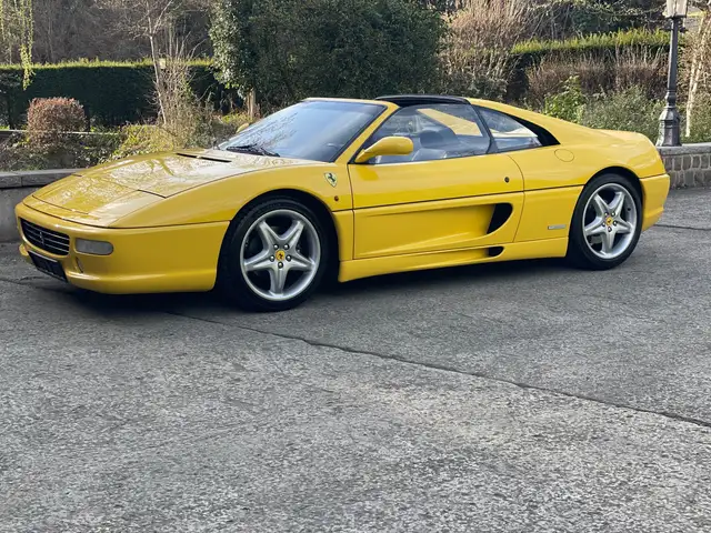 Ferrari F355 3.5i V8 40v F1