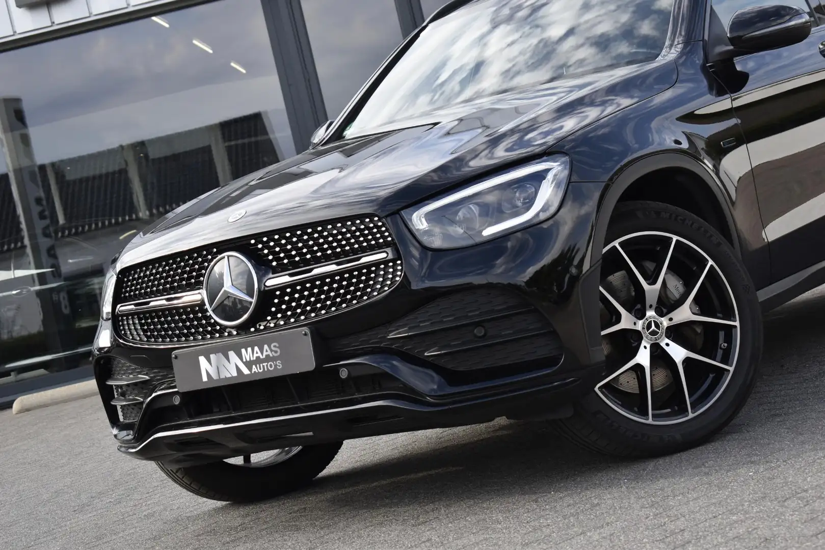 Mercedes-Benz GLC 300 300e 4MATIC AMG-Line BTW Nero - 2